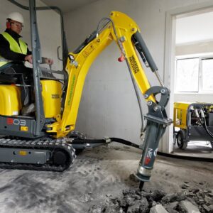 ESCAVATORE E 803 CON POMPA DI ALIMENTAZIONE DUAL POWER